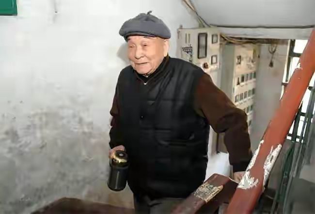 伊莉莎与玛瑟拉 产品图片