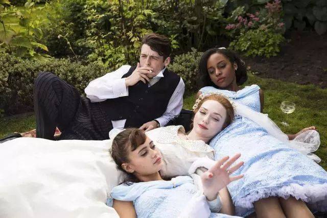 他夏天住在楼下