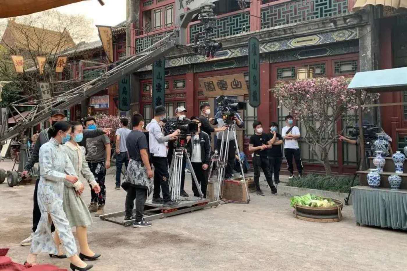 僵尸皇帝 推荐视频