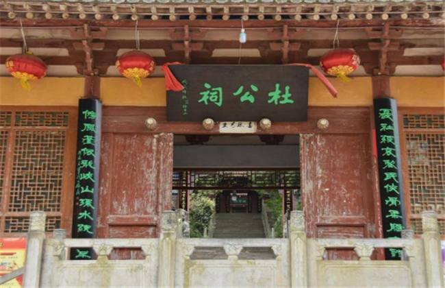 僵尸小屁孩 推荐视频