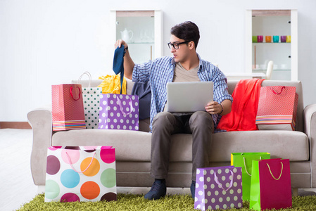 不幸之家 视频主图