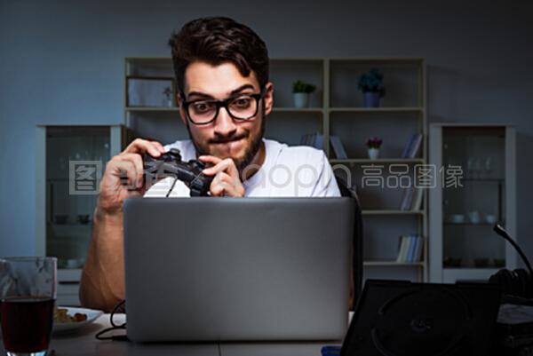 外星也难民：2024年万圣节特别篇 推荐视频