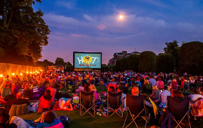 他夏天住在楼下 产品图片