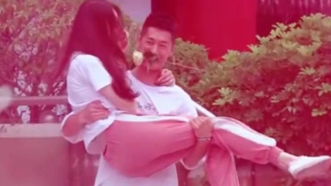 伊莉莎与玛瑟拉 推荐视频