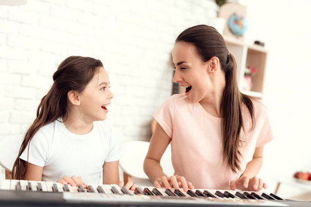 仙人坝的红衣兜