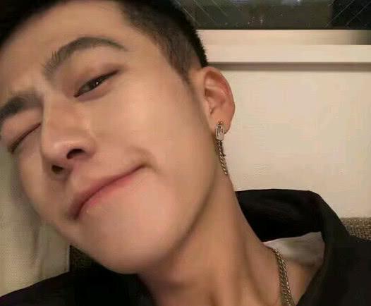 偷偷爱你 推荐视频