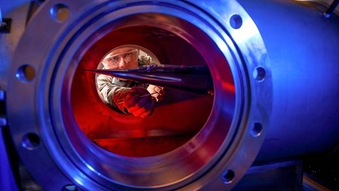 伊兹大闹洛杉矶 推荐视频