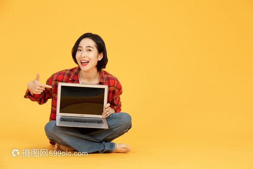 夏小姐的先婚后爱 推荐视频